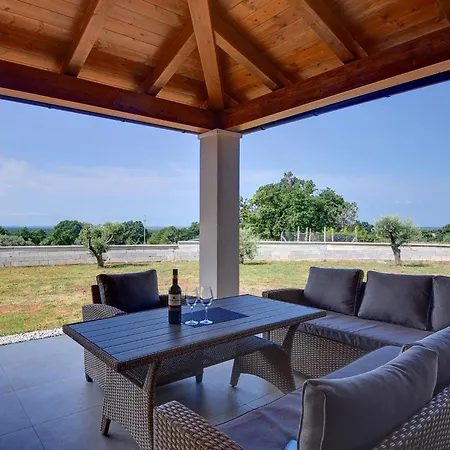 House With A Parking Space Valtura, - 22784 * Pula