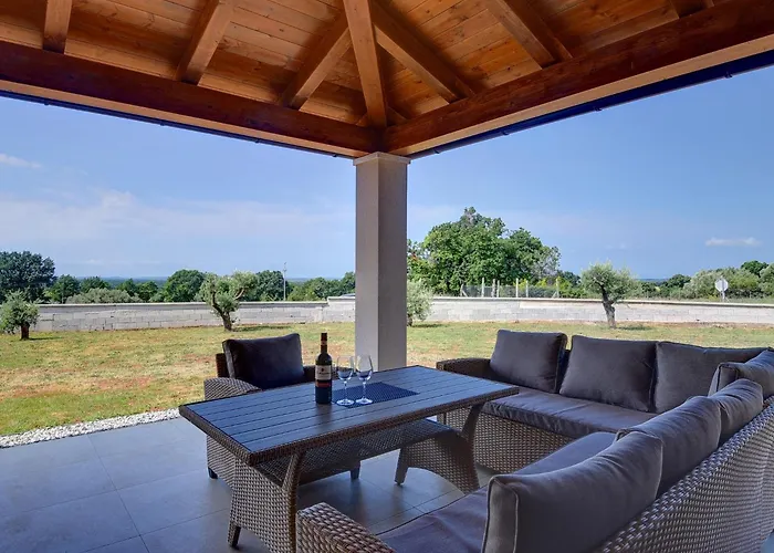 House With A Parking Space Valtura, - 22784 * Pula