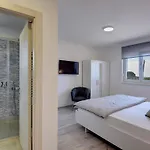 Сasa de vacaciones House With A Parking Space Valtura, - 22784 *
