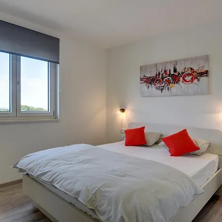 House With A Parking Space Valtura, - 22784 *