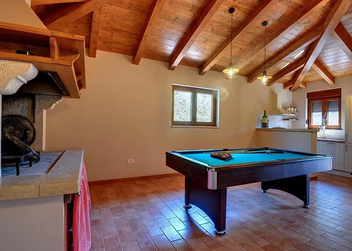 House With A Parking Space Valtura, - 22784 *