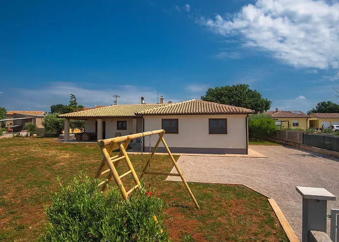 بيت للعطل House With A Parking Space Valtura, - 22784