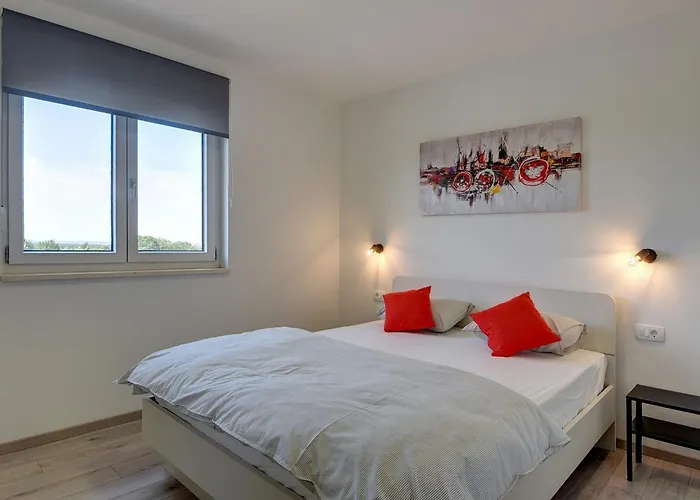 House With A Parking Space Valtura, - 22784 *