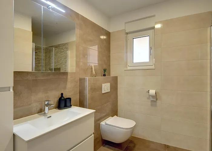 House With A Parking Space Valtura, - 22784 بيت للعطل