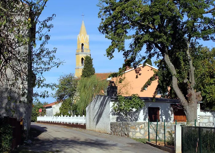 House With A Parking Space Valtura, - 22784 بيت للعطل *